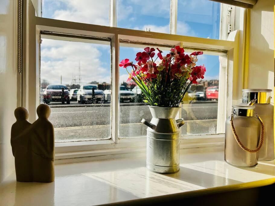 Swordfish Cottage **Next To The Harbour** Whitby Eksteriør billede